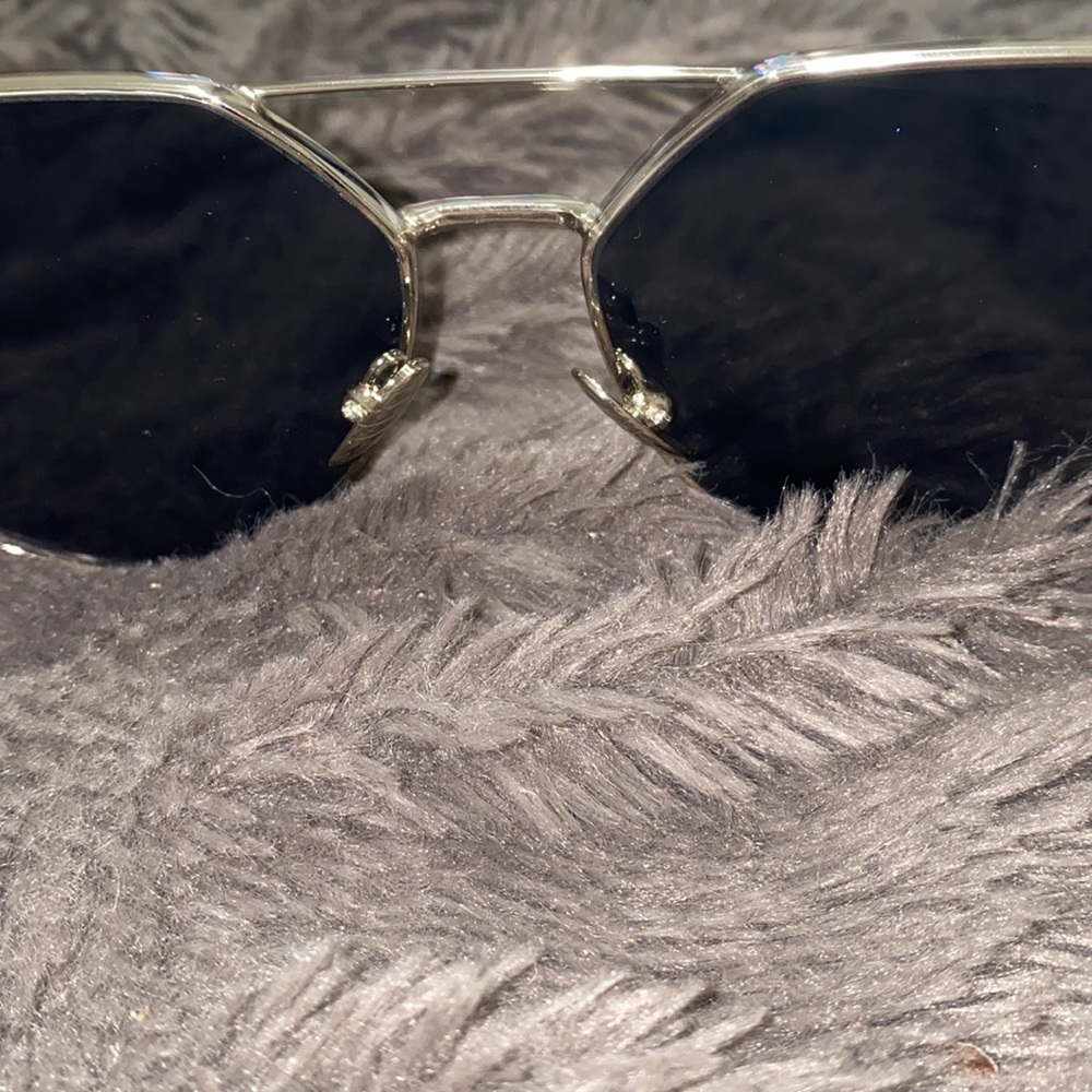 🌵Adorable Brand New mirrored sunglasses! - Picture 5 of 5